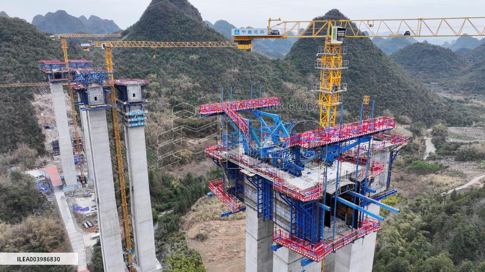 Tongmuhe Super Major Bridge Construction in Liuzhou