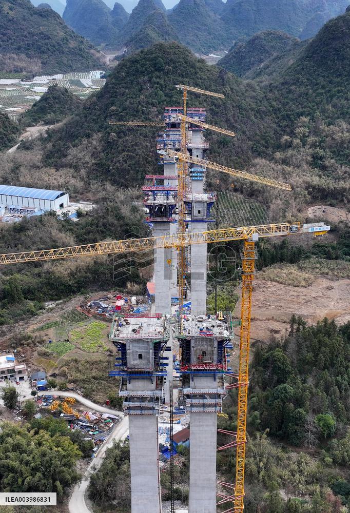 Tongmuhe Super Major Bridge Construction in Liuzhou