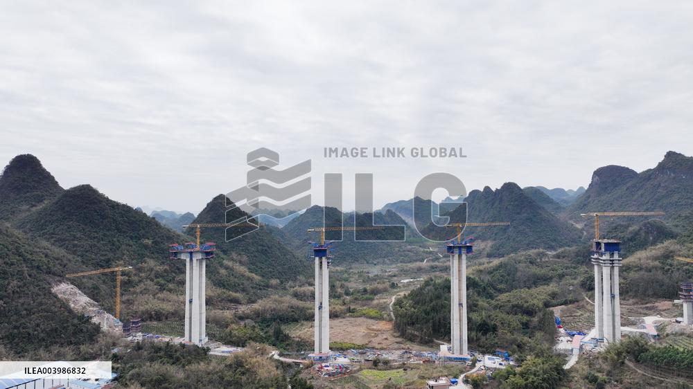 Tongmuhe Super Major Bridge Construction in Liuzhou
