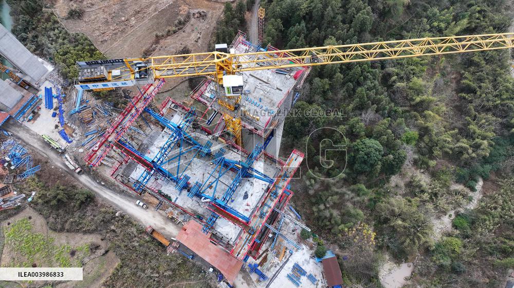 Tongmuhe Super Major Bridge Construction in Liuzhou