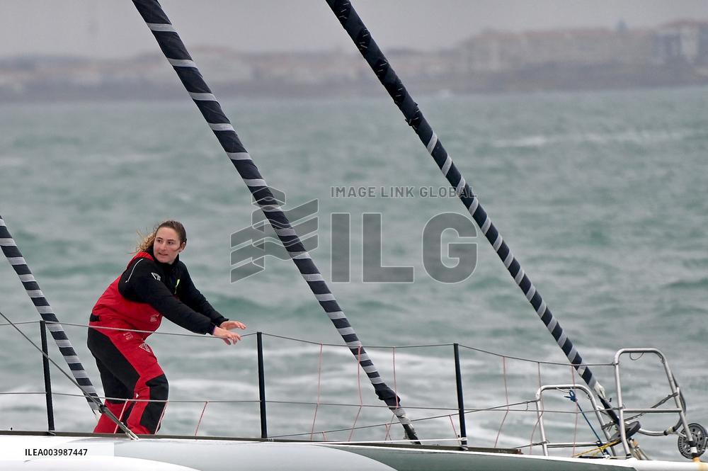 Violette Dorange, Youngest Ever Skipper Completes Vendee Globe
