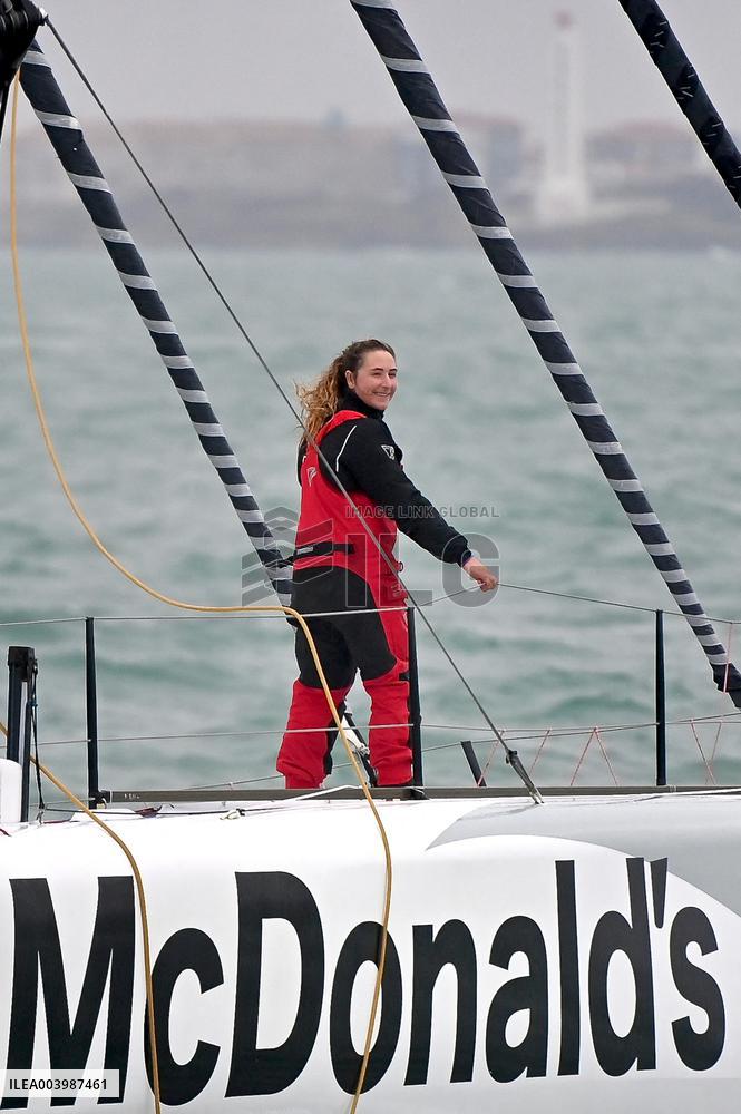 Violette Dorange, Youngest Ever Skipper Completes Vendee Globe