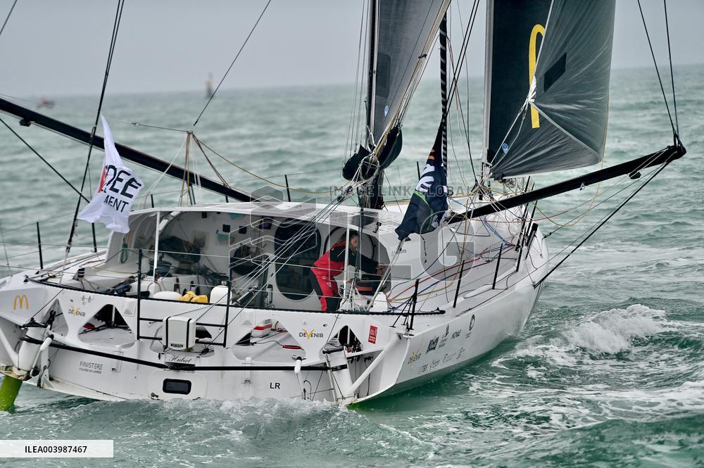 Violette Dorange, Youngest Ever Skipper Completes Vendee Globe