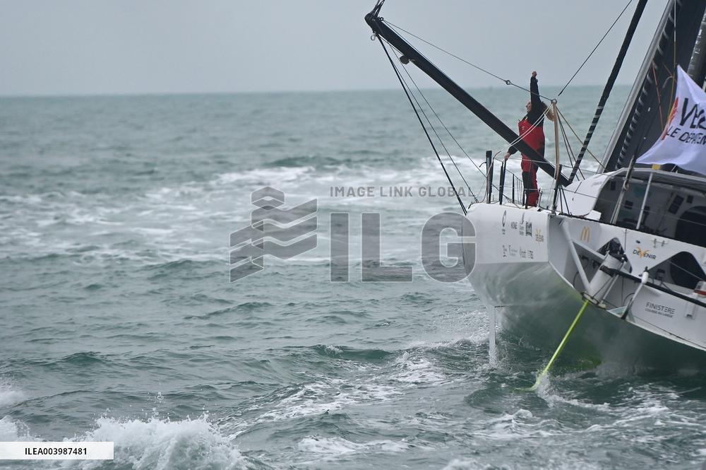 Violette Dorange, Youngest Ever Skipper Completes Vendee Globe