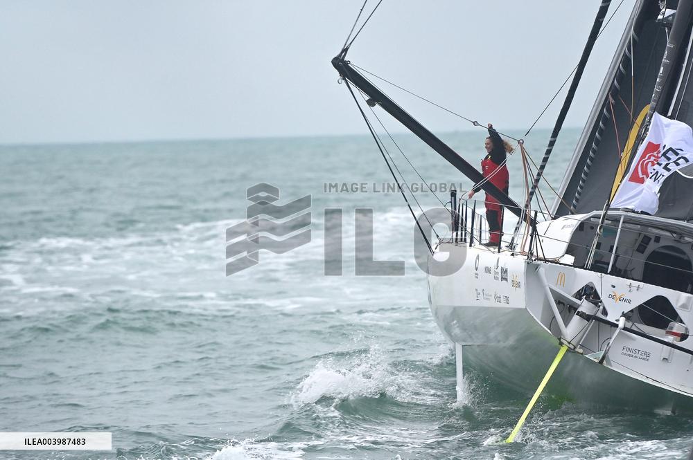 Violette Dorange, Youngest Ever Skipper Completes Vendee Globe
