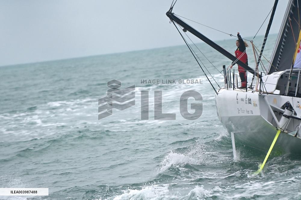 Violette Dorange, Youngest Ever Skipper Completes Vendee Globe