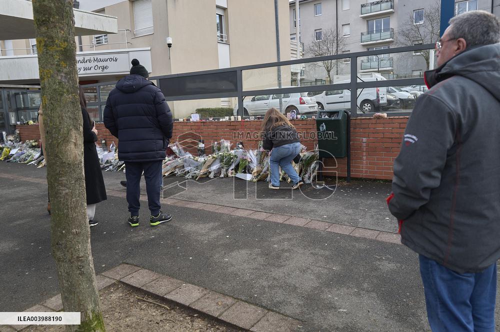 Pay Tribute To Louise, Schoolgirl Found Dead In A Wood - Essonne