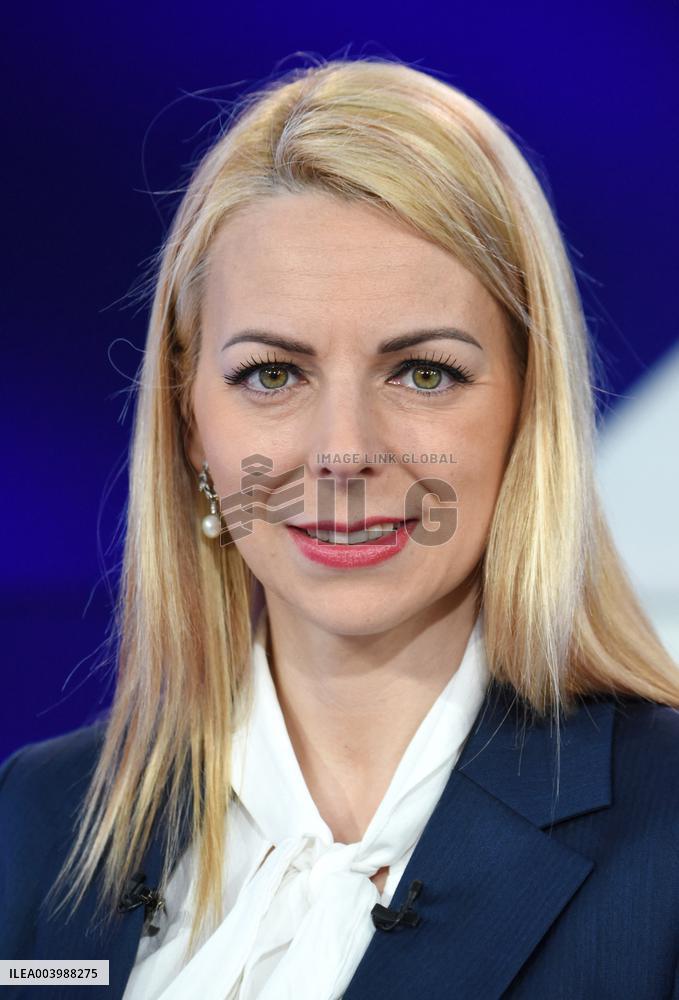 Edwige Diaz On Dimanche En Politique - Paris