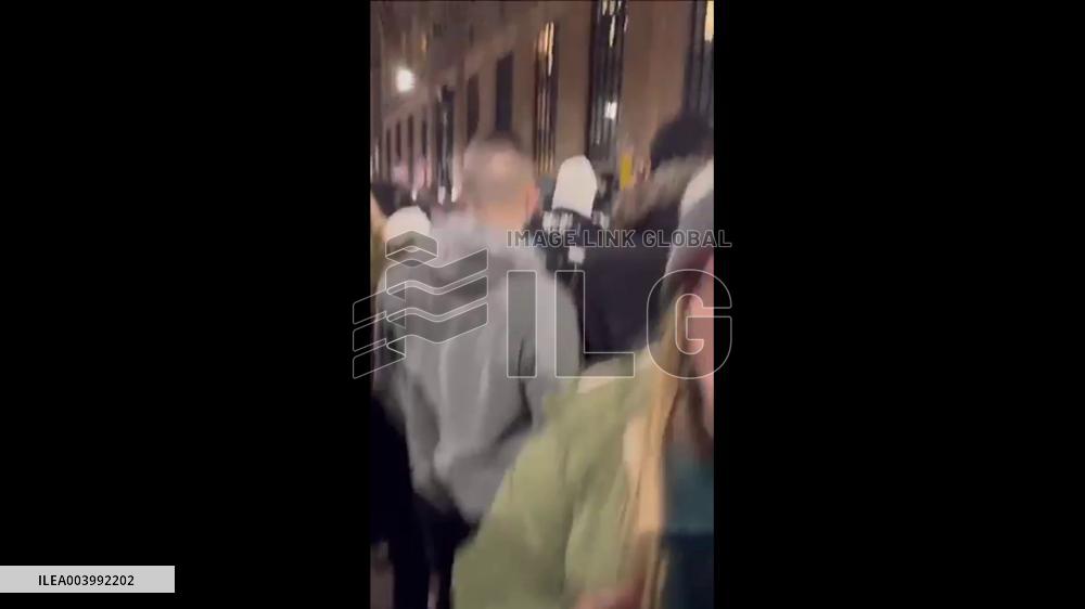 US: Eagles Fans Knock Down Traffic Light Pole In Super Bowl Celebration