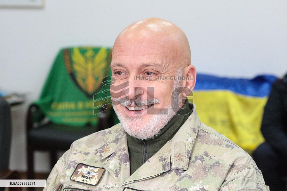 Admiral Giuseppe Cavo Dragone visits Ukraine