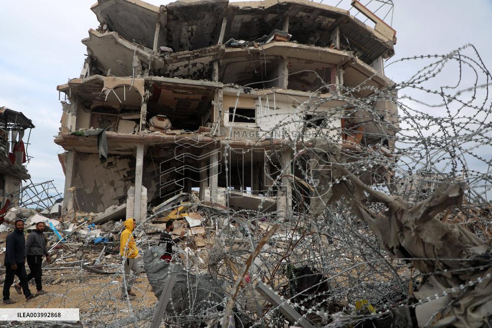 Displaced Palestinians Returning Home - Gaza