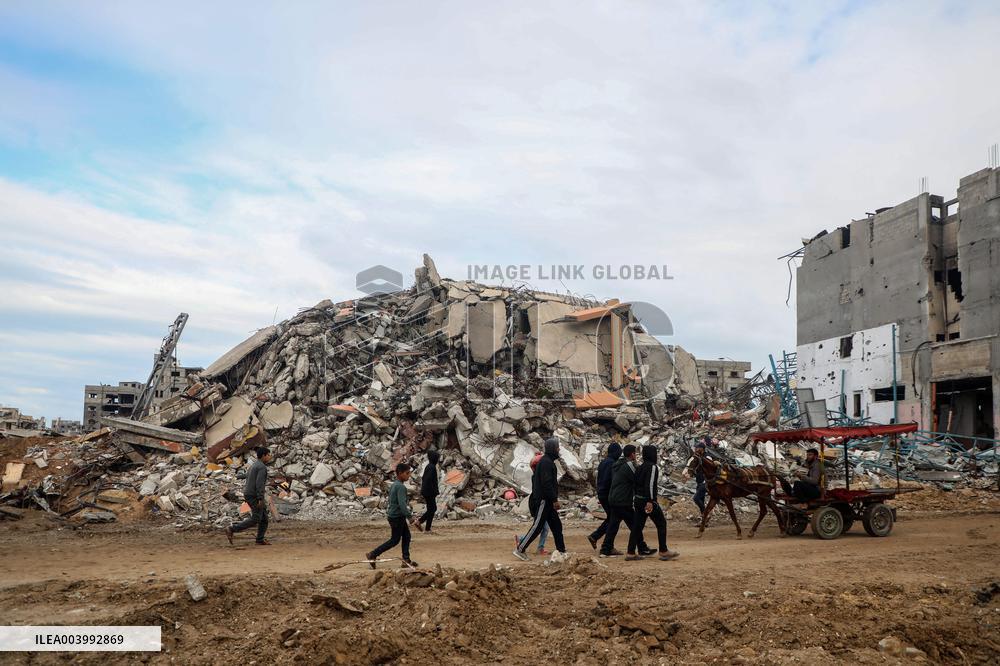 Displaced Palestinians Returning Home - Gaza