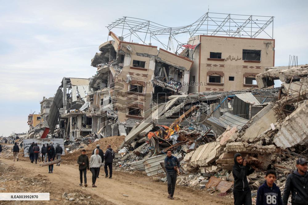 Displaced Palestinians Returning Home - Gaza