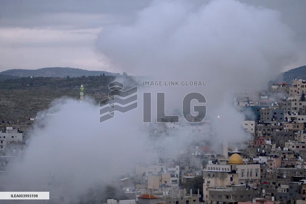 Israeli Forces Intensify Military Operations In Nur Shams Camp - West Bank