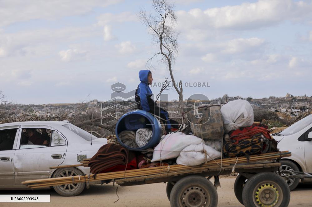 Return Of Displaced People To Gaza City Continue