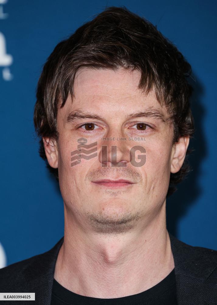 Santa Barbara - Red Carpet