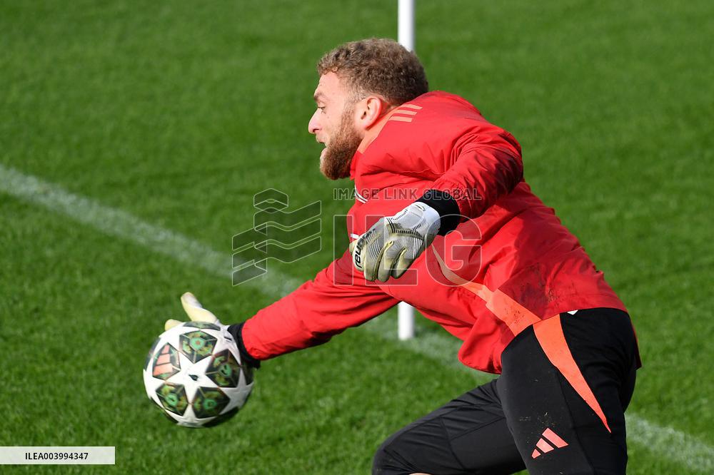 CALCIO - UEFA Champions League - Juventus Training