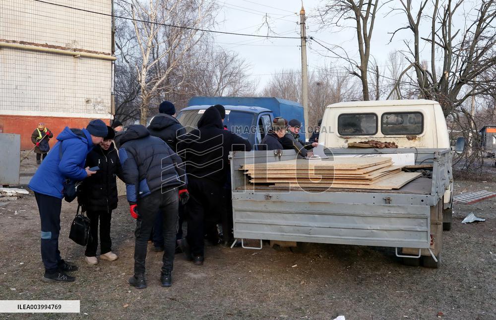 Russian troops launch 500kg bomb at Kramatorsk