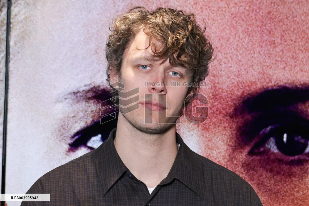 La Convocation Premiere - Paris