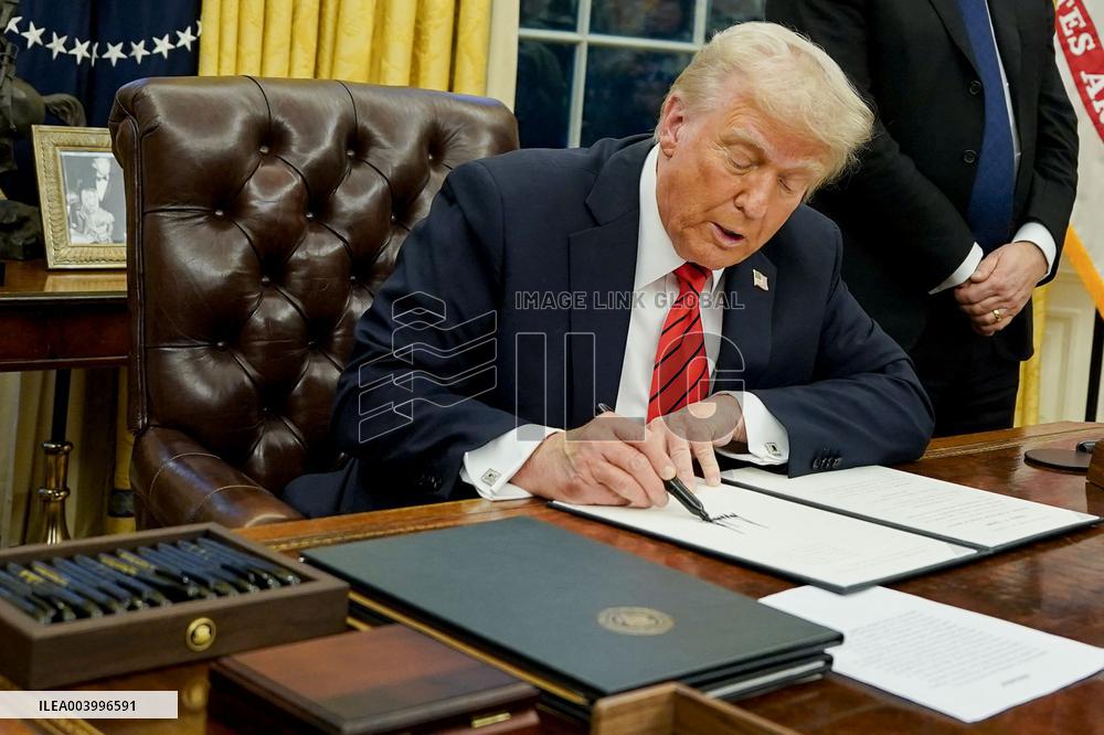 President Trump Signs An Executive Order - DC