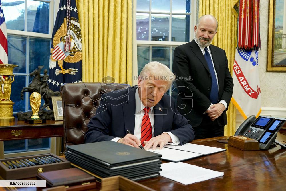 President Trump Signs An Executive Order - DC