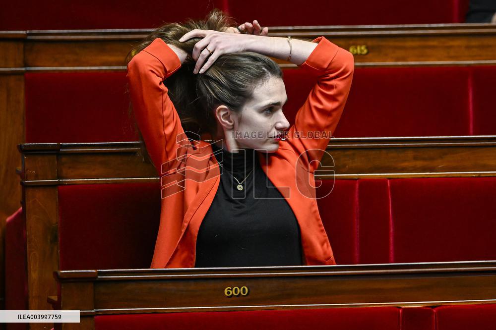 Session To Discuss And Vote A No-Confidence Motion - Paris