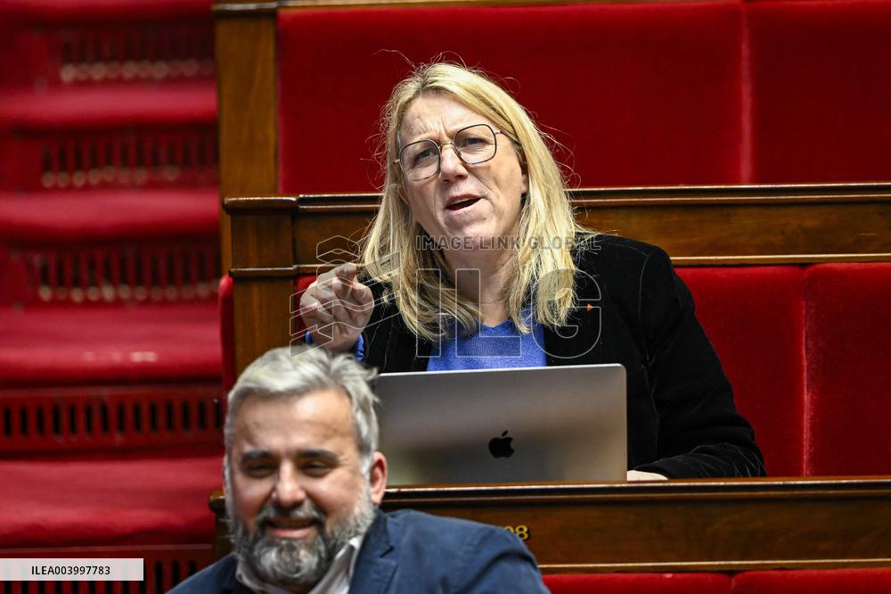 Session To Discuss And Vote A No-Confidence Motion - Paris