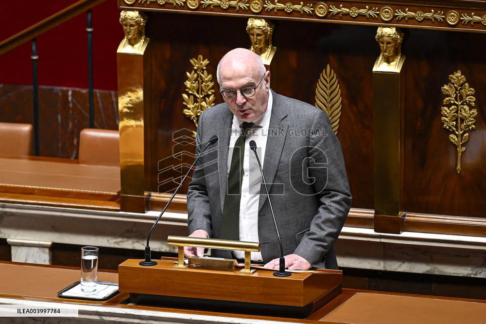 Session To Discuss And Vote A No-Confidence Motion - Paris