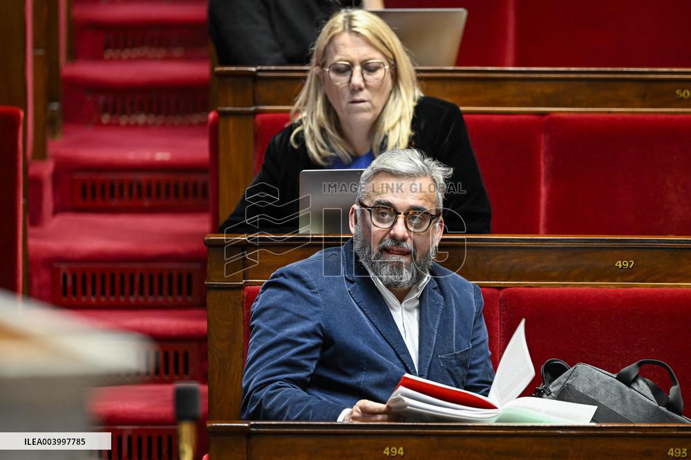 Session To Discuss And Vote A No-Confidence Motion - Paris