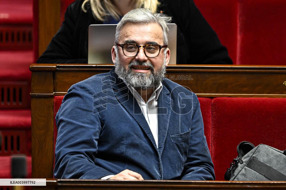 Session To Discuss And Vote A No-Confidence Motion - Paris