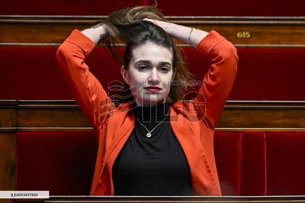 Session To Discuss And Vote A No-Confidence Motion - Paris