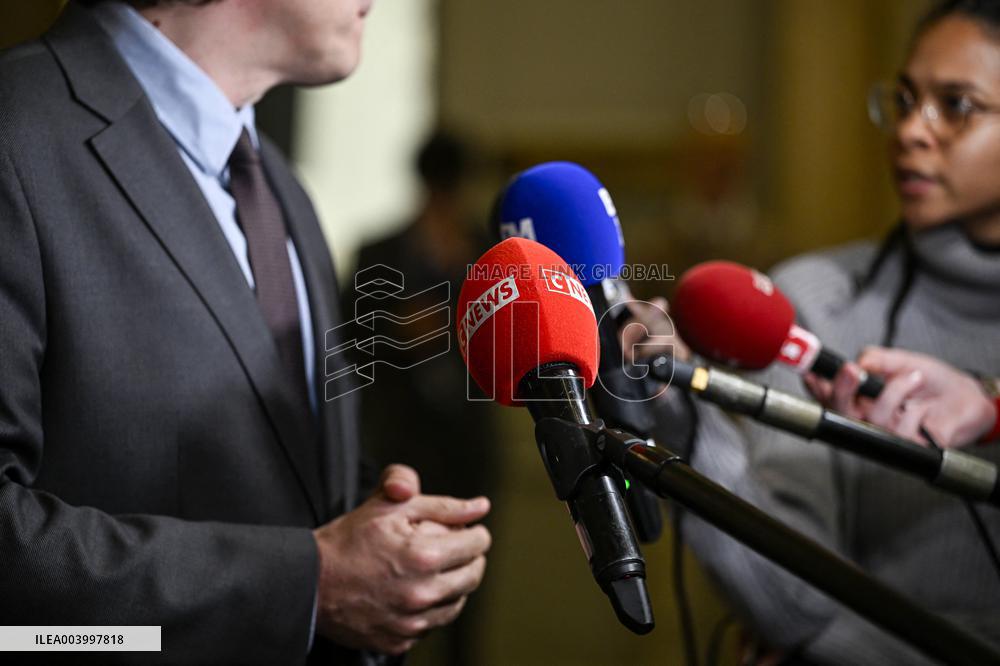 Session To Discuss And Vote A No-Confidence Motion - Paris