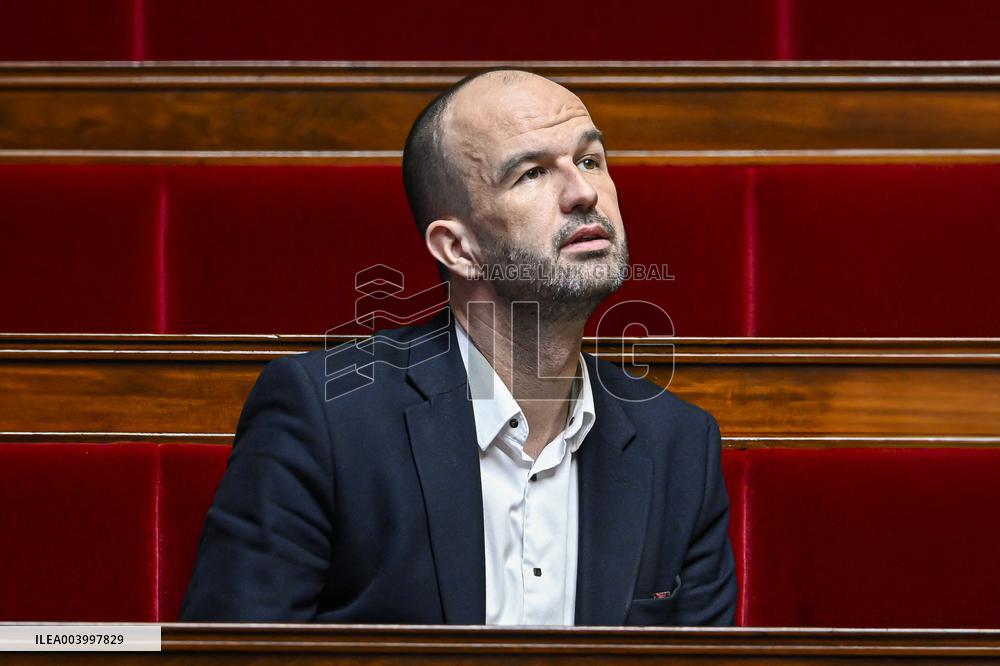 Session To Discuss And Vote A No-Confidence Motion - Paris