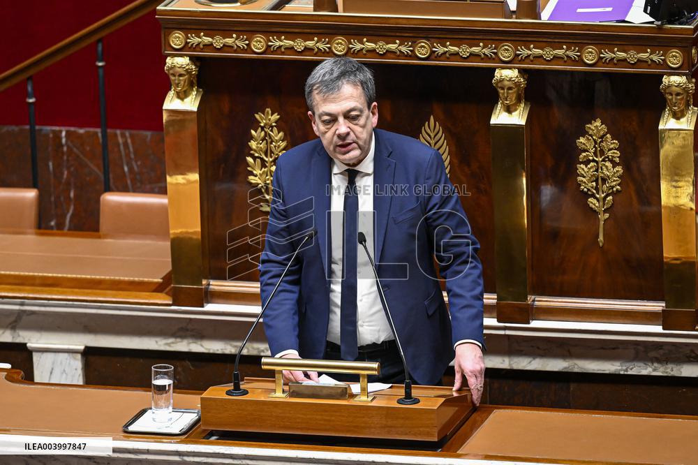 Session To Discuss And Vote A No-Confidence Motion - Paris