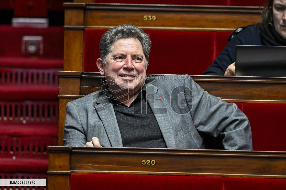 Session To Discuss And Vote A No-Confidence Motion - Paris