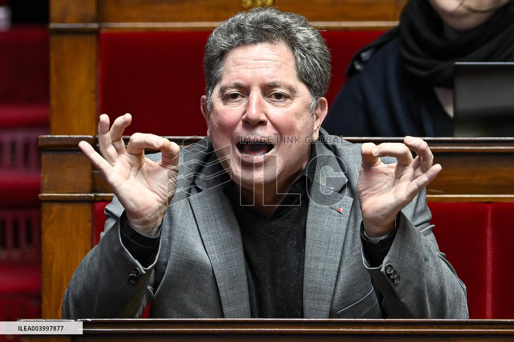 Session To Discuss And Vote A No-Confidence Motion - Paris