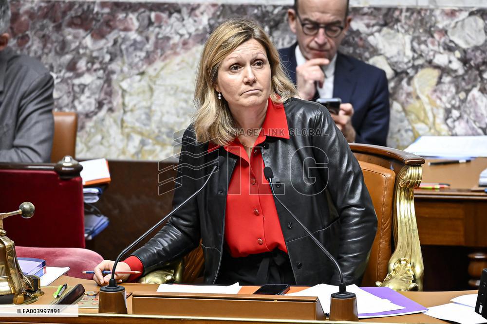 Session To Discuss And Vote A No-Confidence Motion - Paris