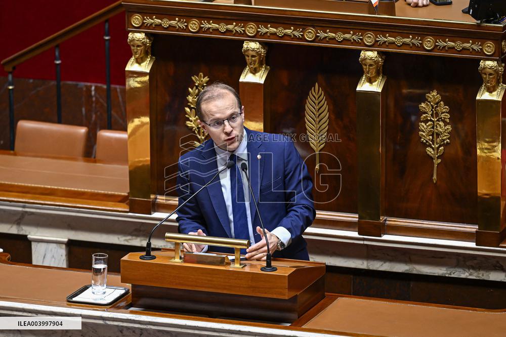 Session To Discuss And Vote A No-Confidence Motion - Paris