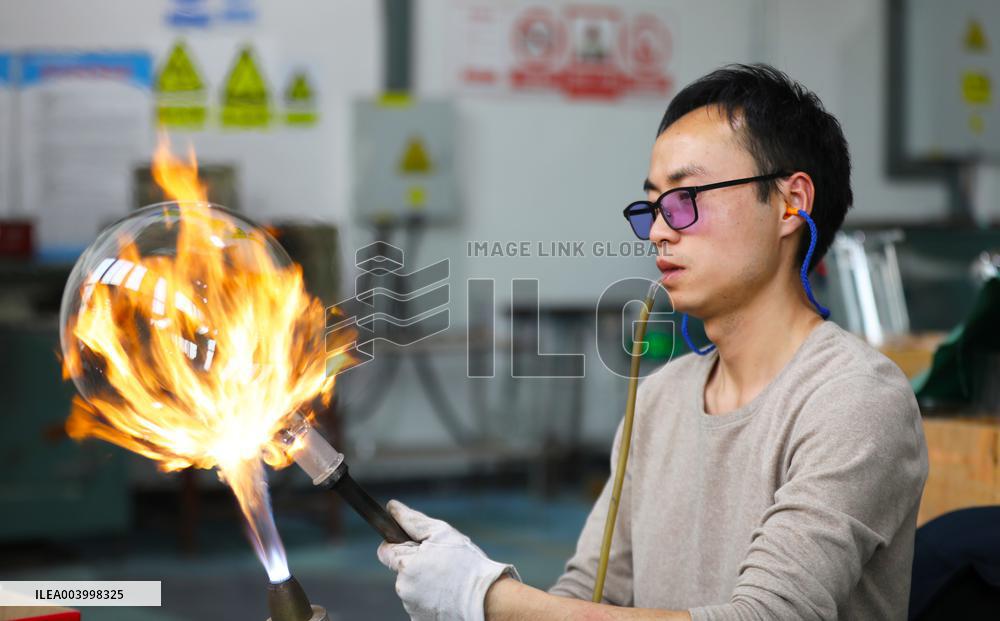 Glass Instrument Produce in Chongqing