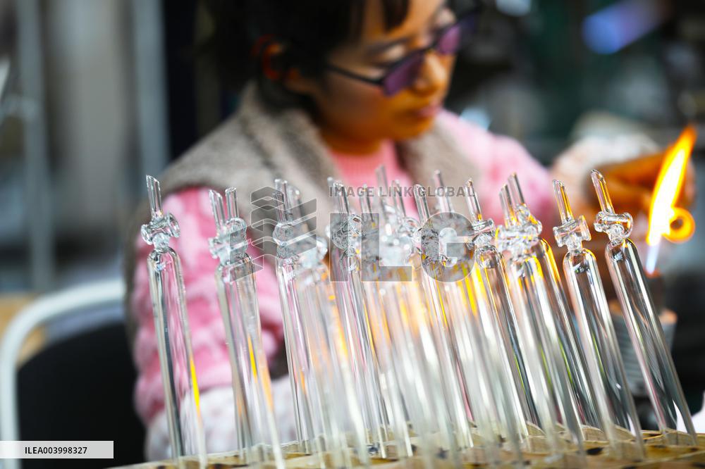 Glass Instrument Produce in Chongqing
