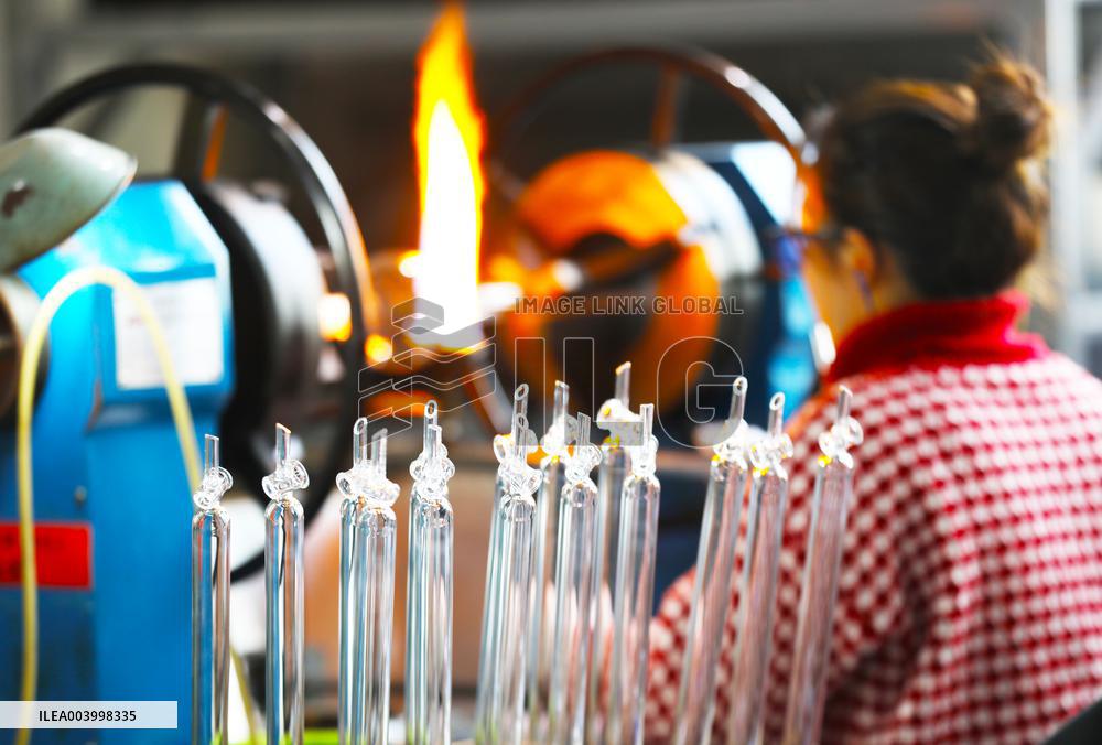Glass Instrument Produce in Chongqing
