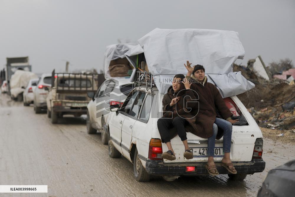 Displaced Palestinians Cross the Netzarim Corridor - Gaza