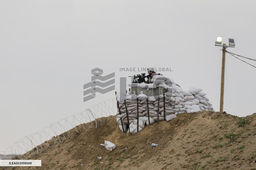 Displaced Palestinians Cross the Netzarim Corridor - Gaza