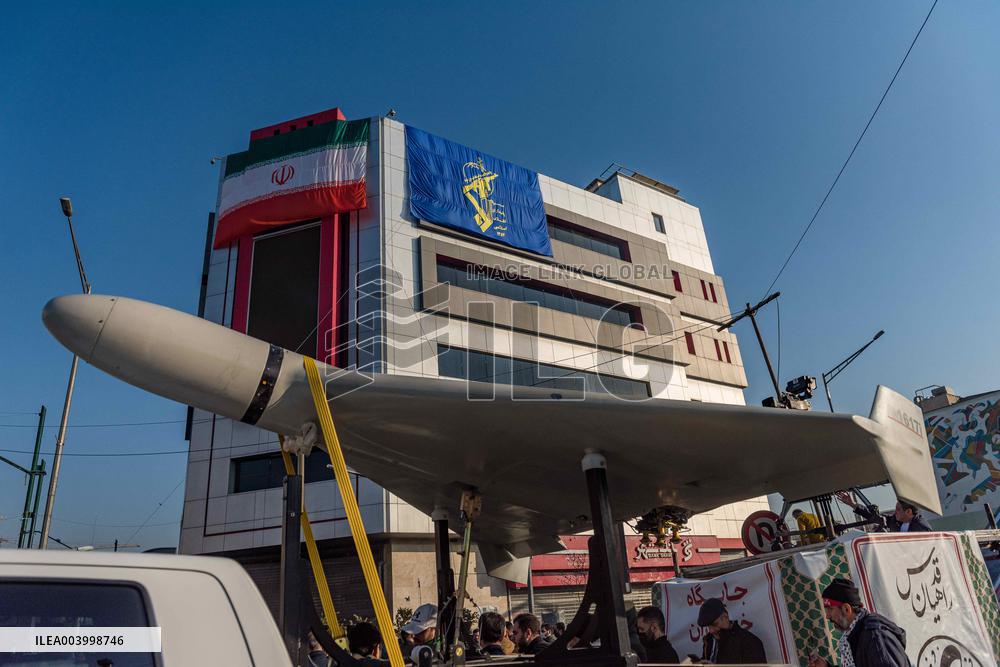 Iran Parade Basij and IRGC - Tehran
