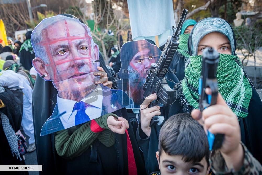 Iran Parade Basij and IRGC - Tehran