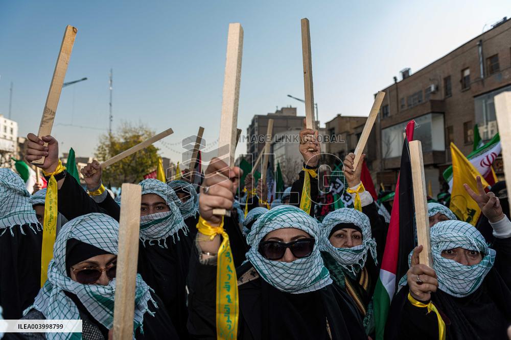 Iran Parade Basij and IRGC - Tehran