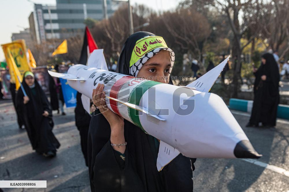 Iran Parade Basij and IRGC - Tehran