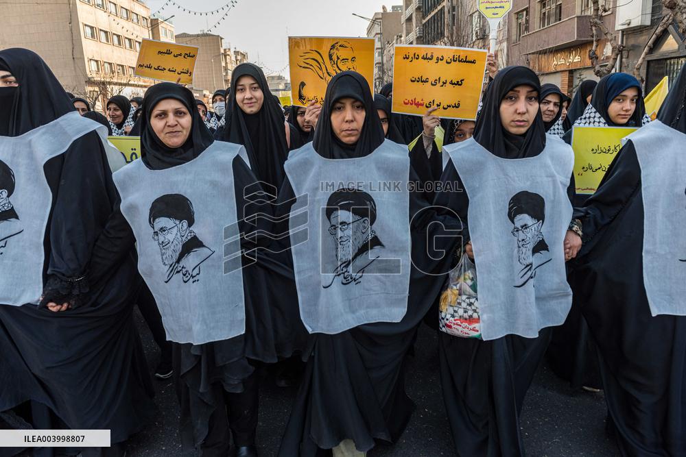 Iran Parade Basij and IRGC - Tehran