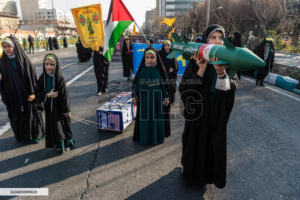 Iran Parade Basij and IRGC - Tehran