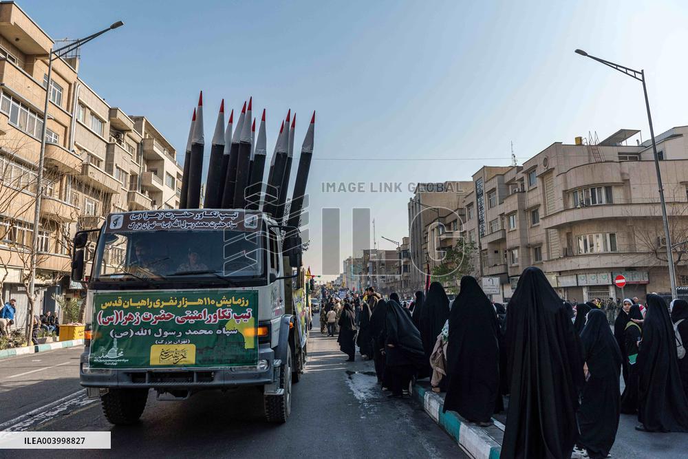 Iran Parade Basij and IRGC - Tehran